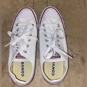 white low top converse size 8 women 6 men’s